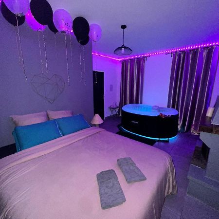 Love Room Avec Jacuzzi Proche Paris Et Roissy Cdg Persan エクステリア 写真